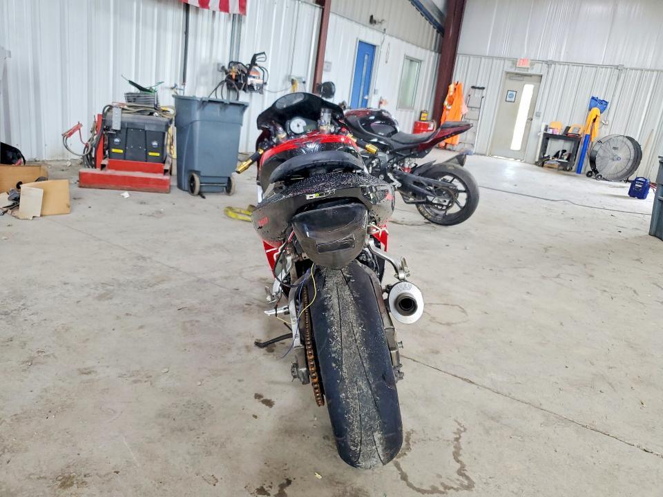 2000 Suzuki GSX-R750