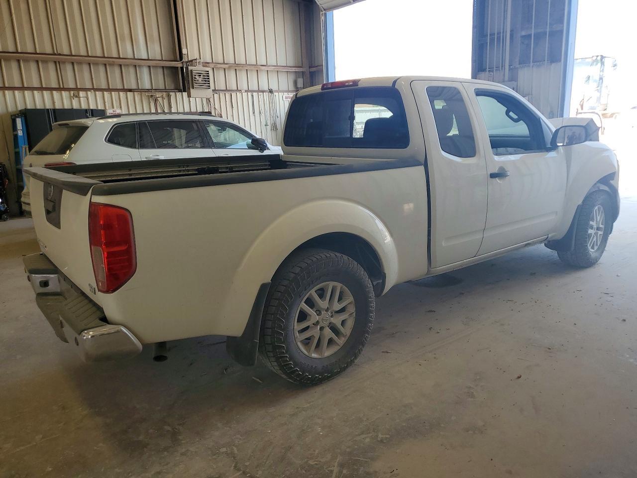 2020 Nissan Frontier SV