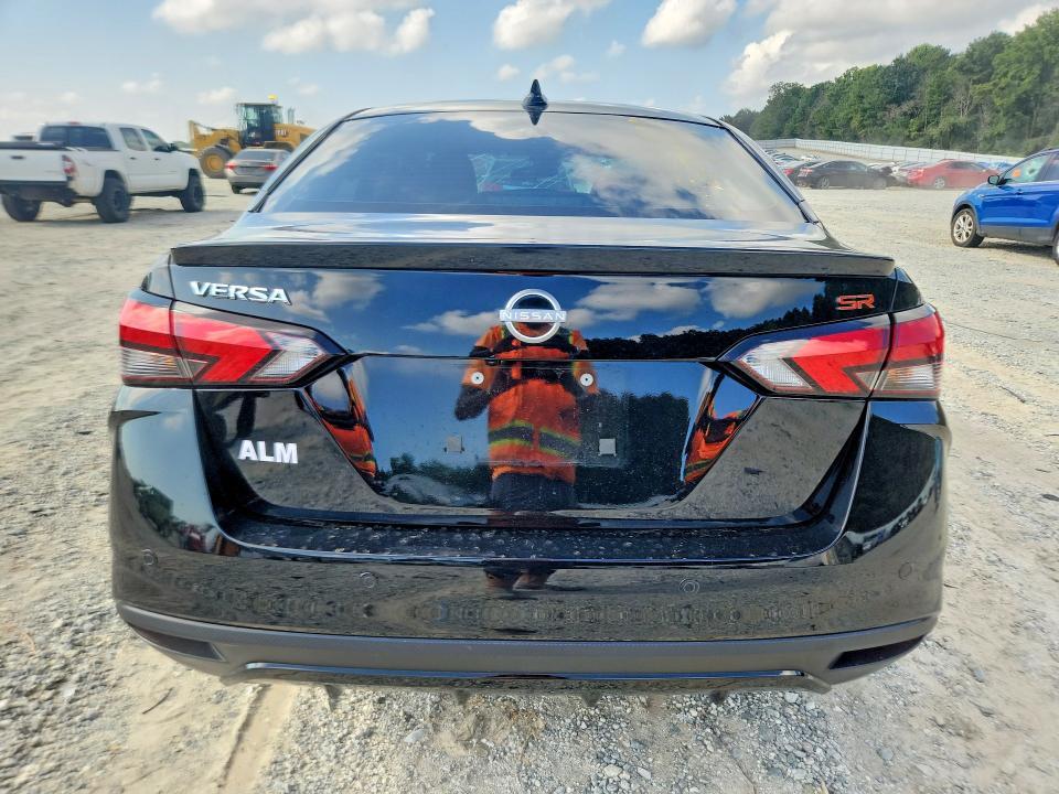 2025 Nissan Versa SR