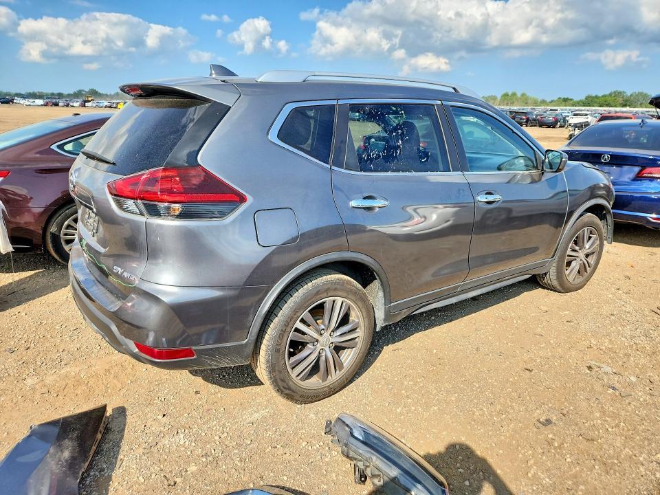 2018 Nissan Rogue sv