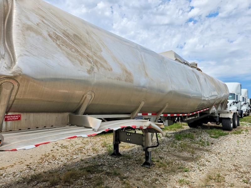 2019 Brenner Fuel Tank Trailer