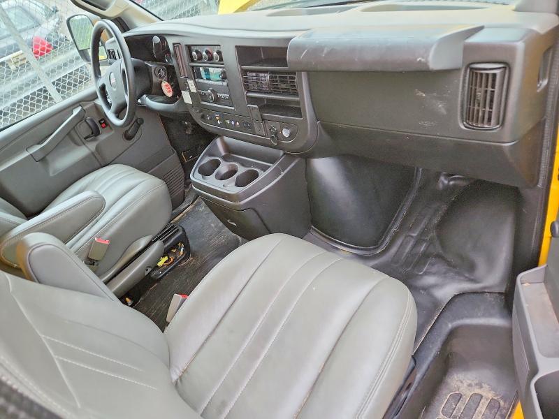 2020 GMC Savana BOX Truck