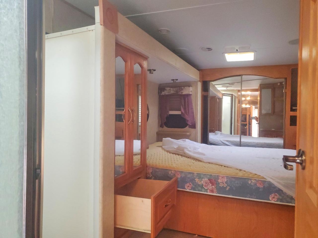 2006 Forest River Sierra Camper