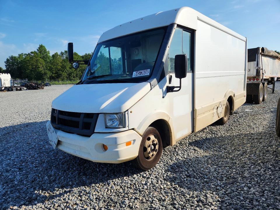 2018 Isuzu Reach Delivery Truck