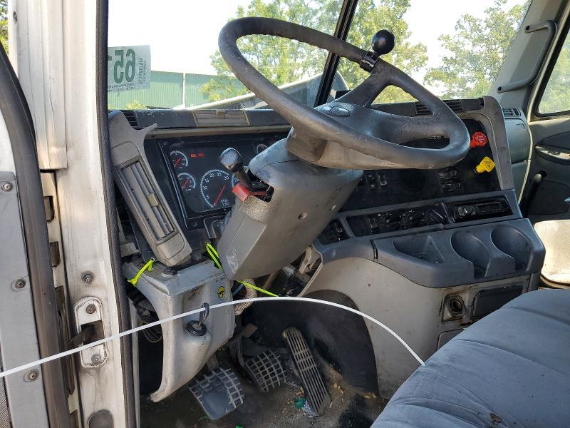 2007 Freightliner Columbia 120 Semi Truck