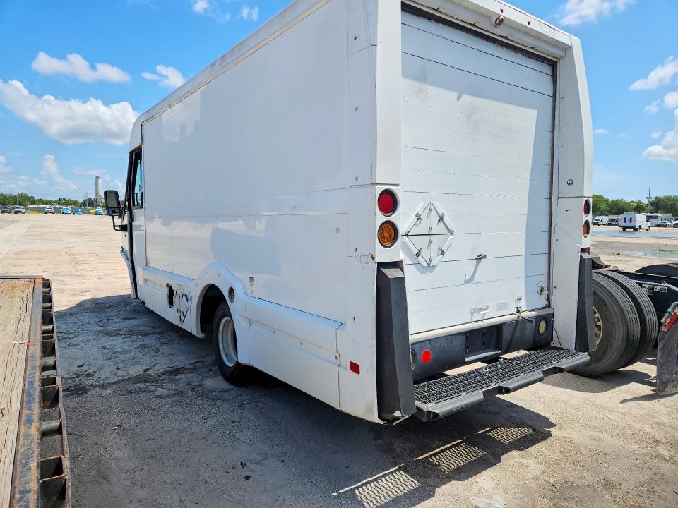2013 Isuzu NPR HD Delivery Truck