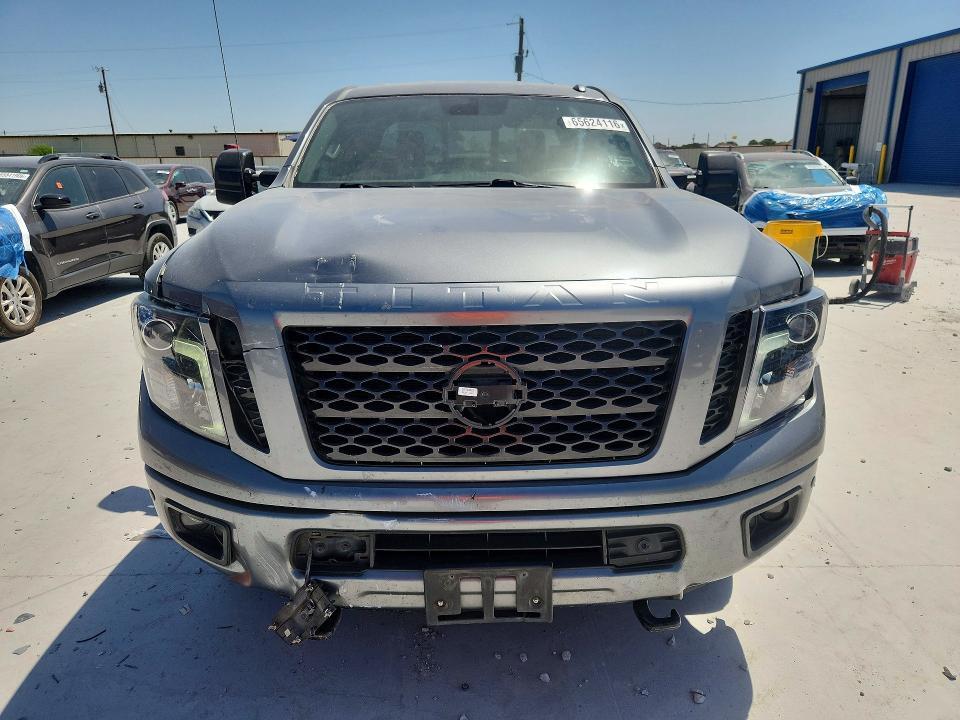 2018 Nissan Titan XD SV
