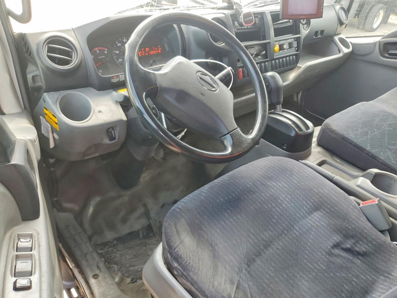 2018 Hino 195 BOX Truck