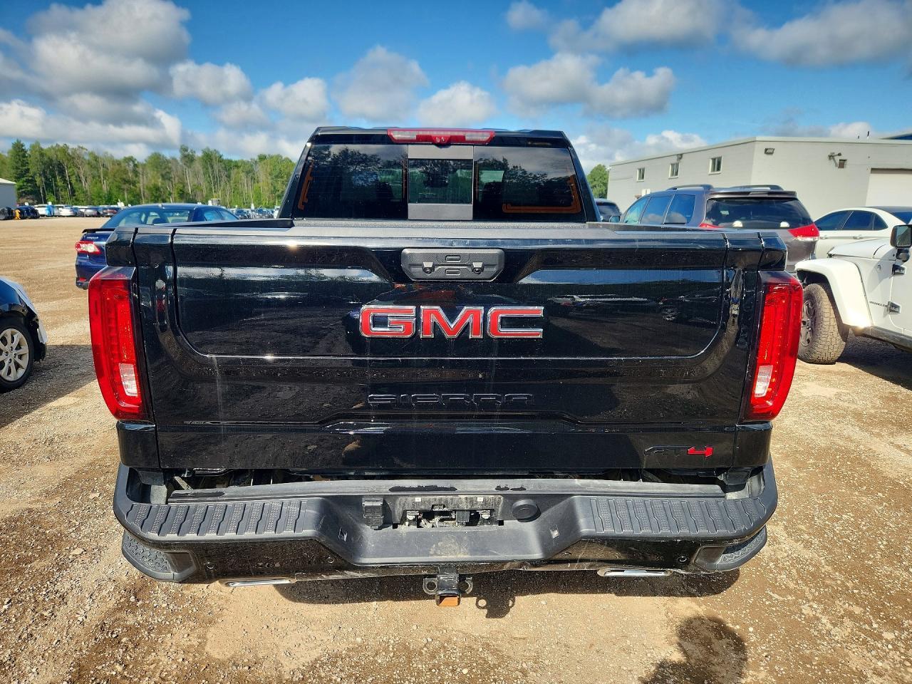 2025 GMC Sierra K1500 AT4