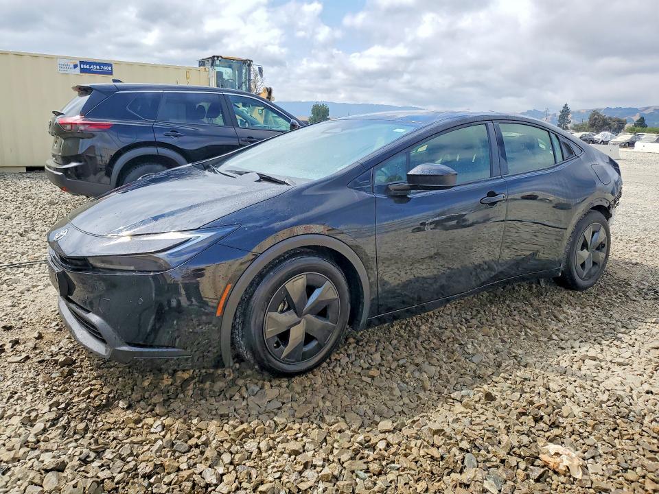 2025 Toyota Prius LE