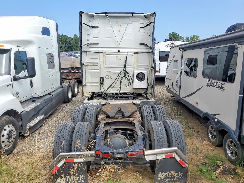 2019 Volvo VNL Semi Truck