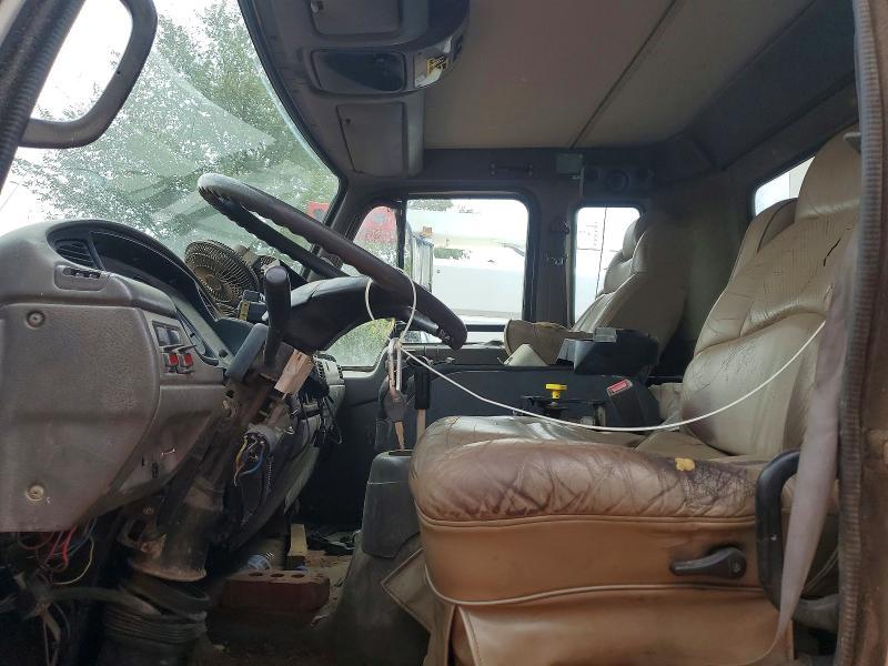 1999 UD UD2300 Refuse Truck