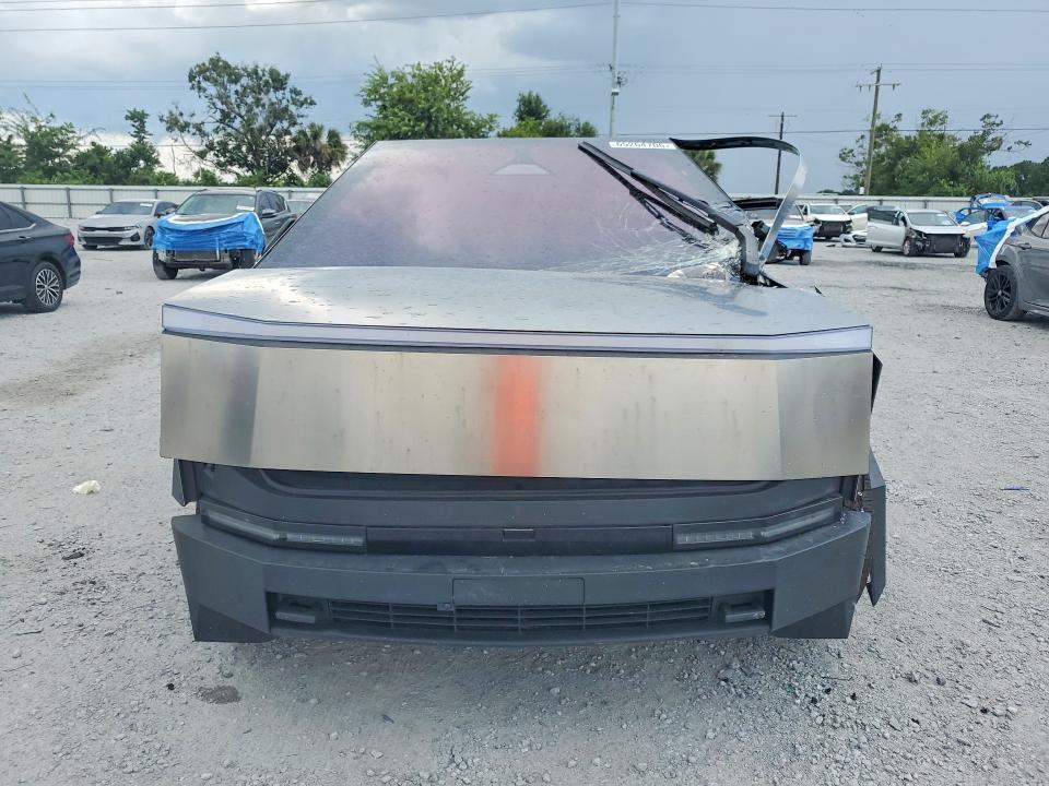 2025 Tesla Cybertruck
