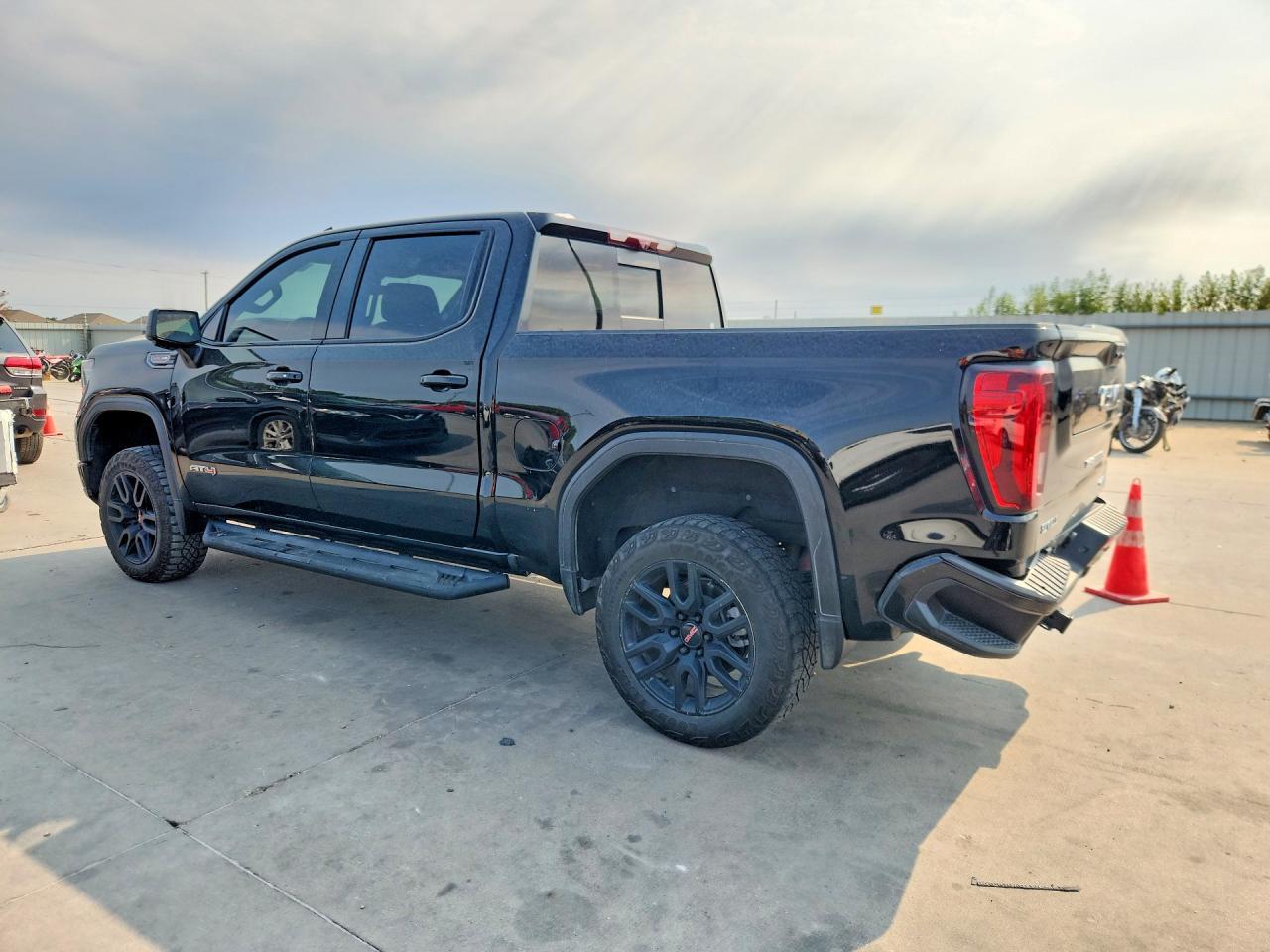 2024 GMC Sierra K1500 AT4