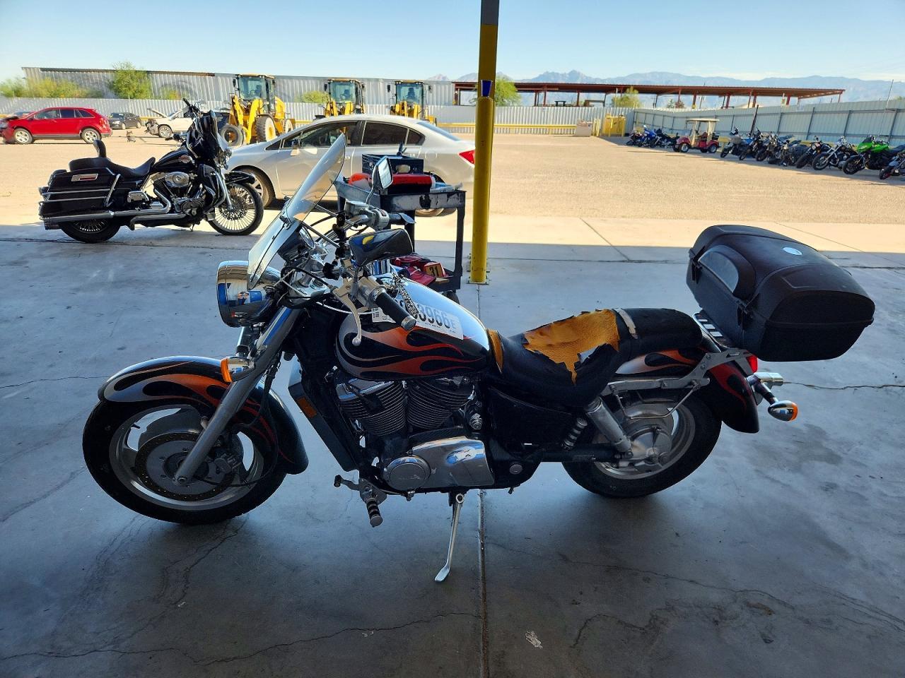 2005 Honda VT1100 C2
