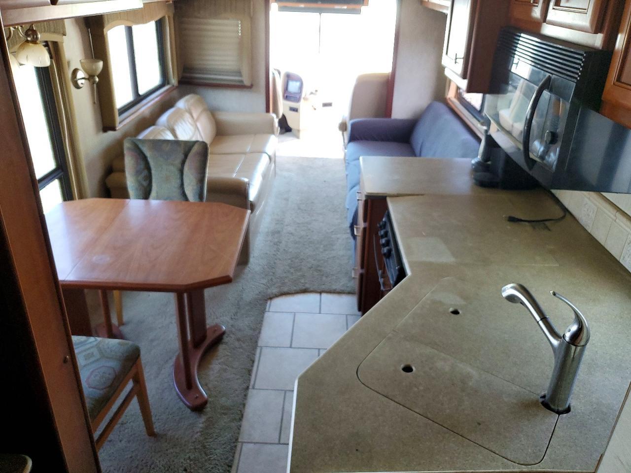 2005 Country Coach Motorhome RV