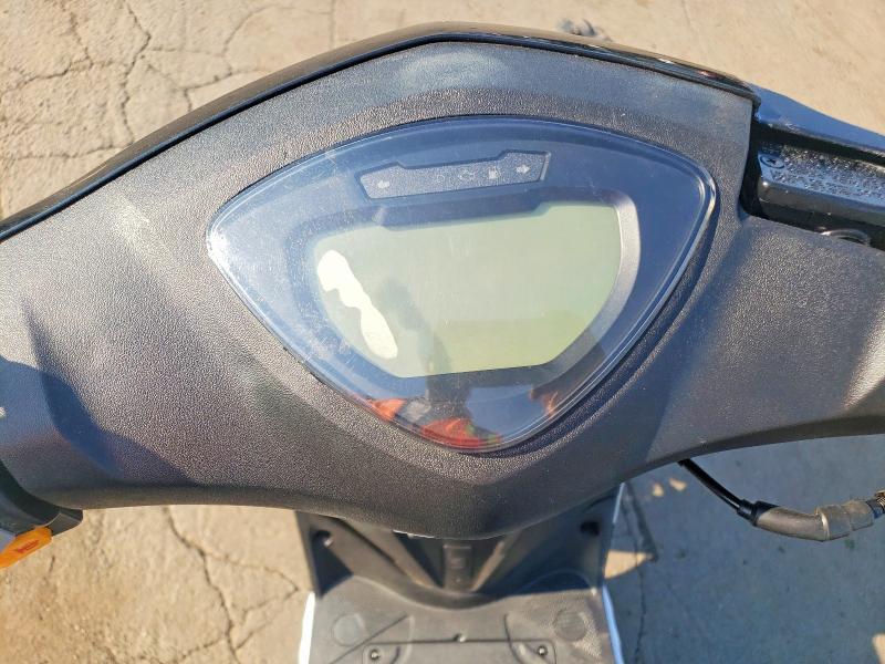 2025 Genuine Scooter Co. Scooter