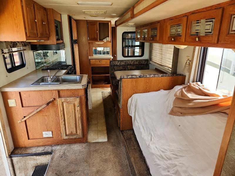 2002 Monaco Monarch RV