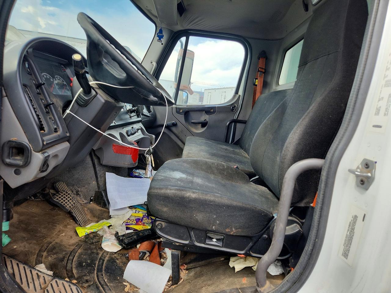 2019 Freightliner Business Class M2 BOX Truck