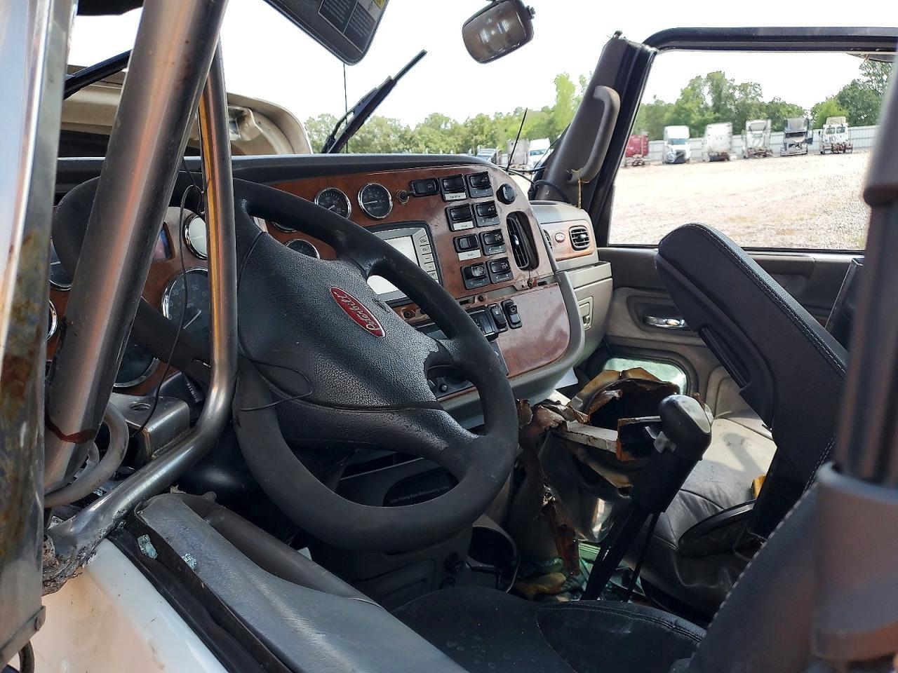 2009 Peterbilt 388