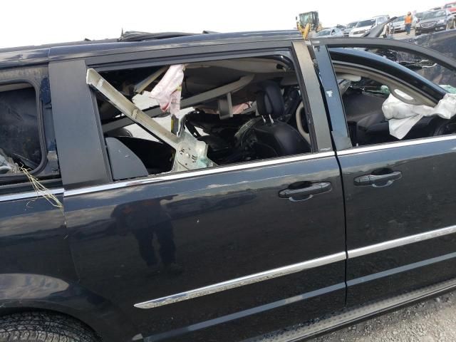 2013 Chrysler Town & Country Touring