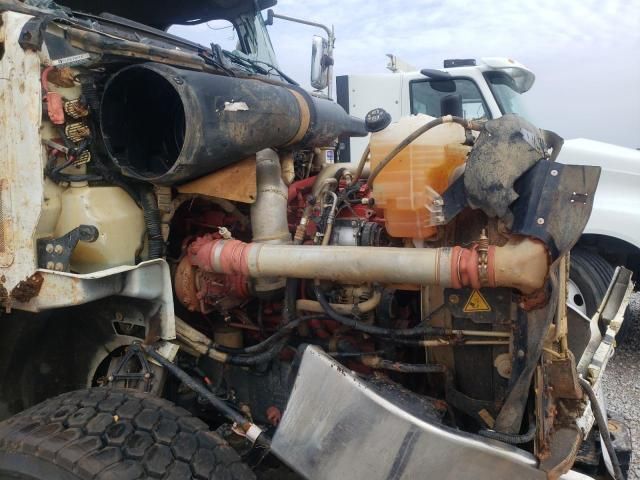 2019 International HX620