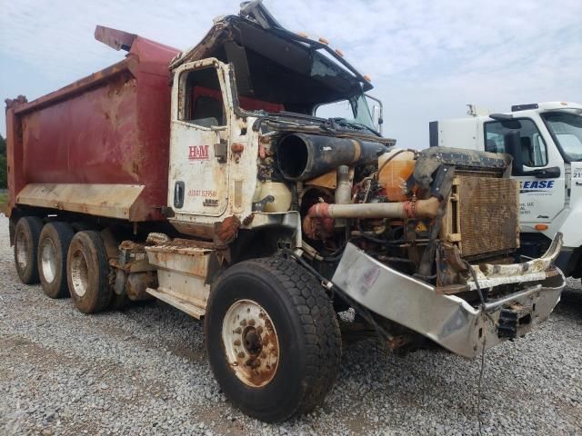 2019 International HX620