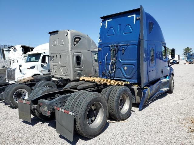 2019 Freightliner Cascadia 126