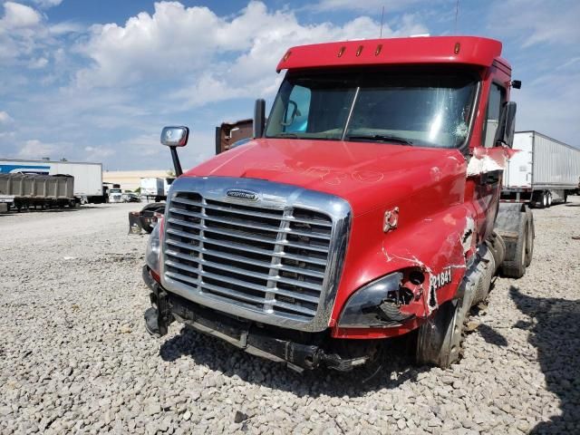 2018 Freightliner Cascadia 125