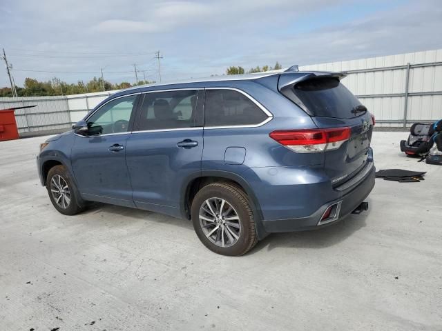 2017 Toyota Highlander SE