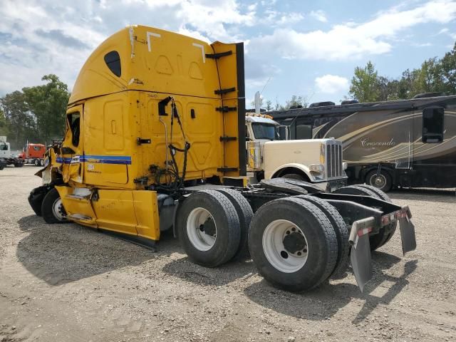 2022 Freightliner Cascadia 126