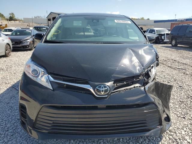 2019 Toyota Sienna LE