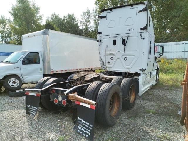 2017 Freightliner Cascadia 125