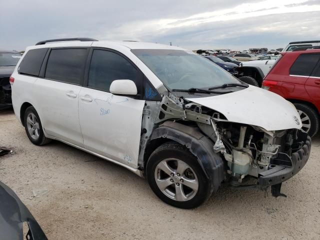 2011 Toyota Sienna LE