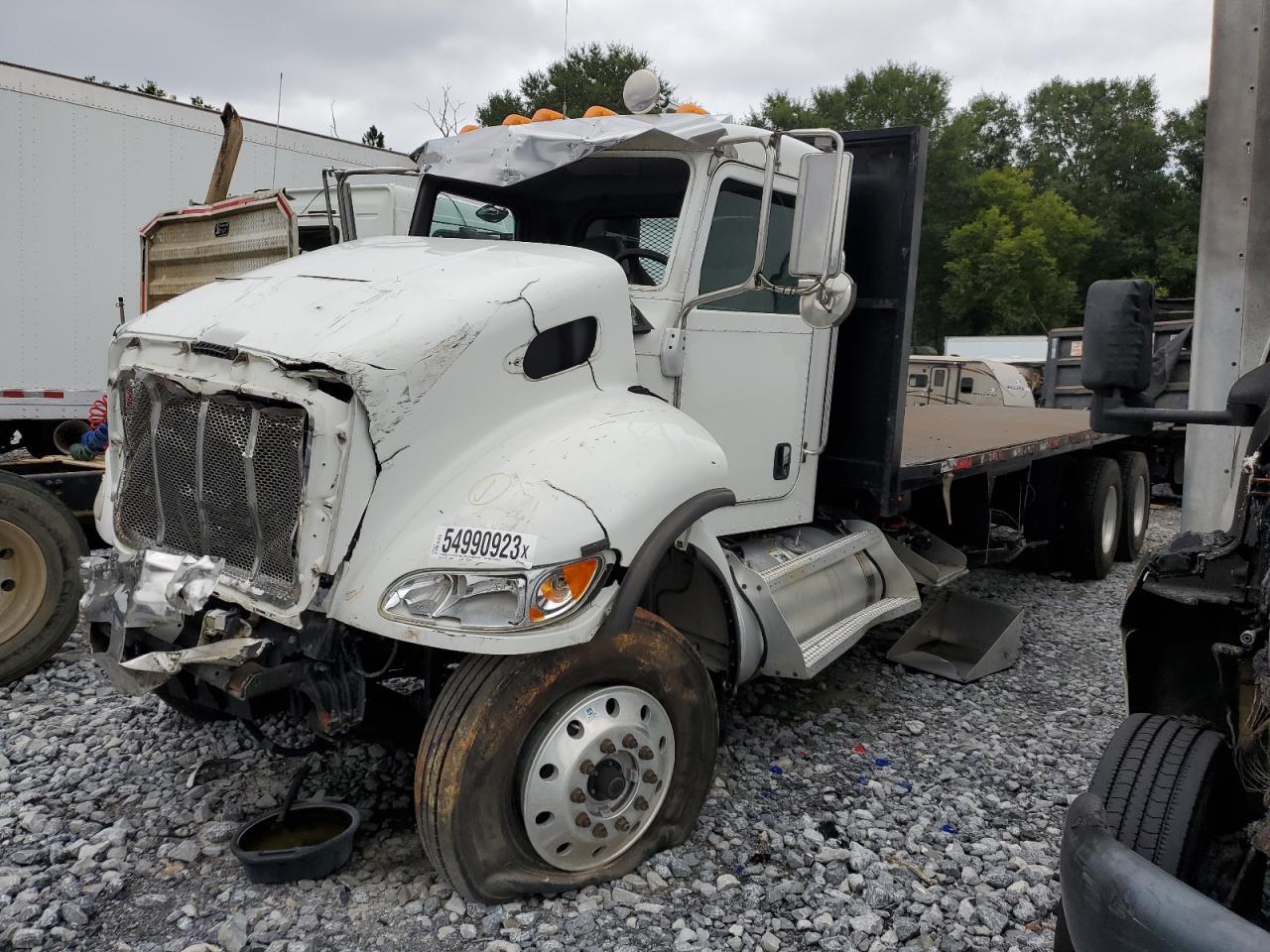 2017 Peterbilt 348
