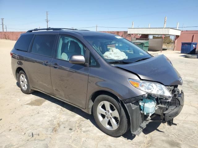 2015 Toyota Sienna LE