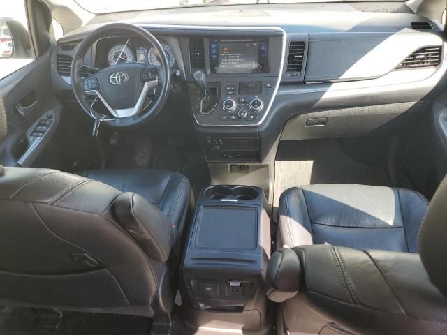 2017 Toyota Sienna SE