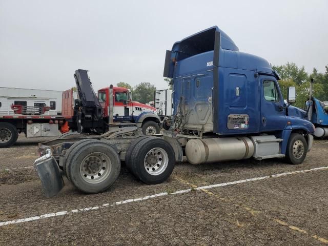 2013 Freightliner Cascadia 125