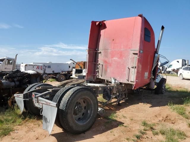 2000 Freightliner Conventional FLD120