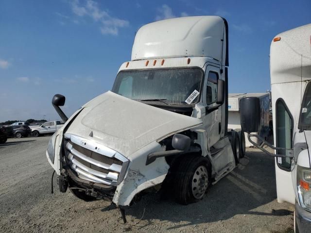 2018 Freightliner Cascadia 126