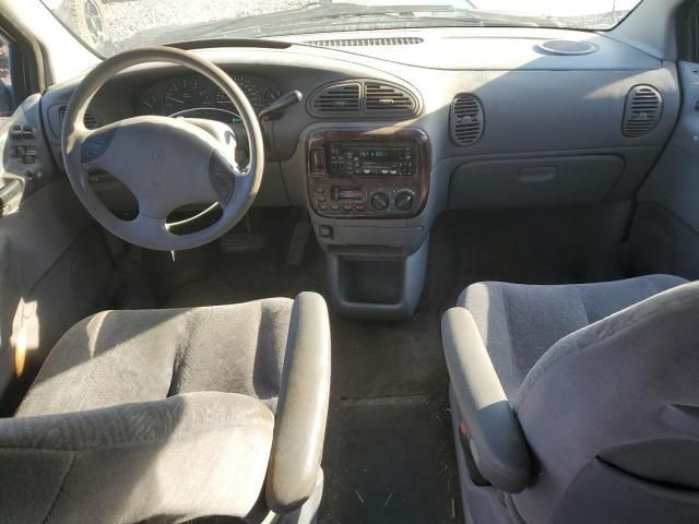 2000 Chrysler Town & Country LX