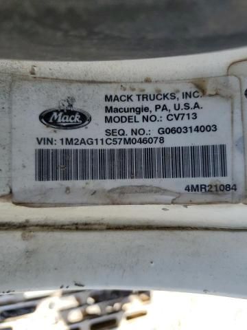 2007 Mack 700 CV700