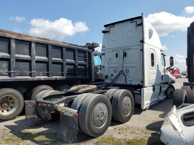 2019 Freightliner Cascadia 126