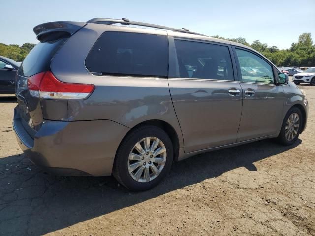 2011 Toyota Sienna XLE