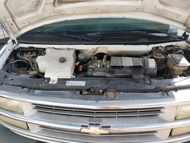 2001 Chevrolet Express Cutaway G3500