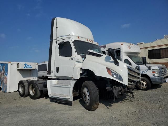 2018 Freightliner Cascadia 126