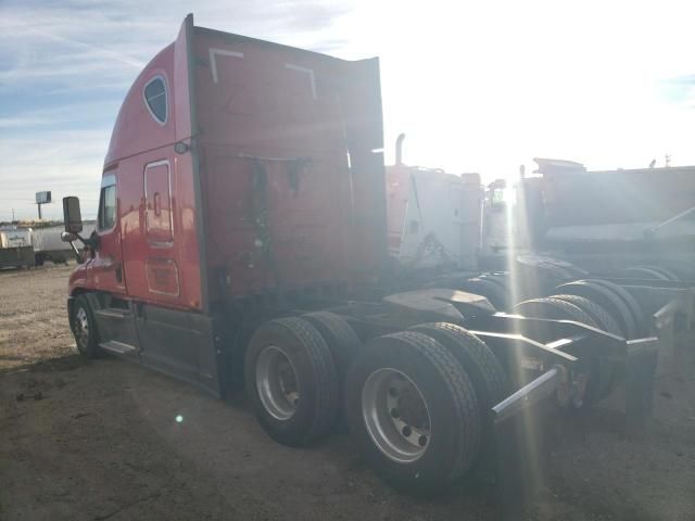 2015 Freightliner Cascadia 125