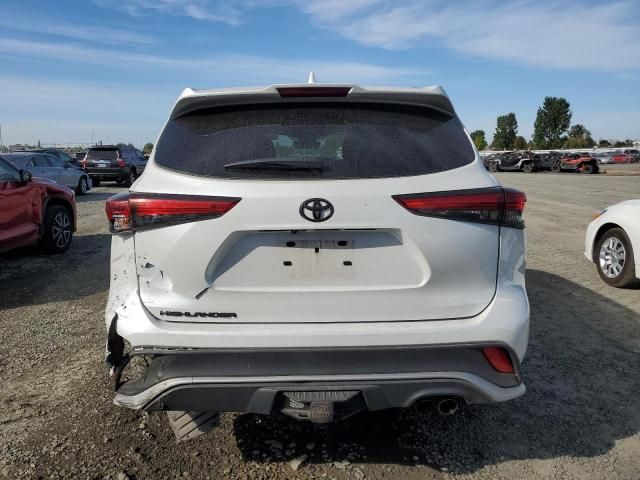 2022 Toyota Highlander XSE