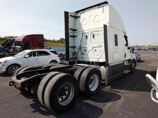 2020 Freightliner Cascadia 126