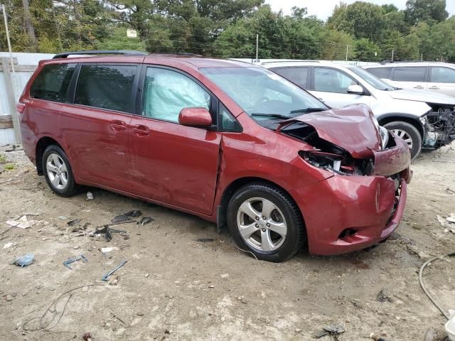 2017 Toyota Sienna LE